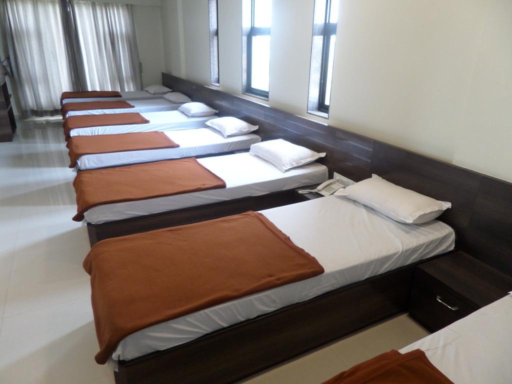 Hotel Sai Heera Residency Shirdi Zimmer foto