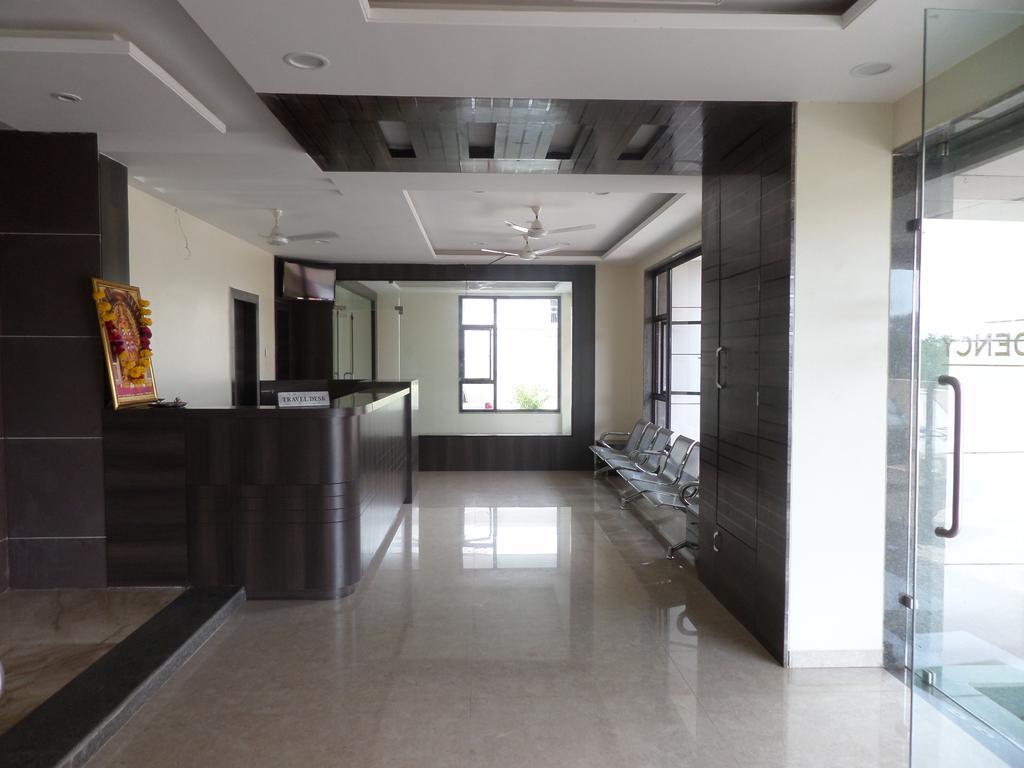 Hotel Sai Heera Residency Shirdi Exterior foto