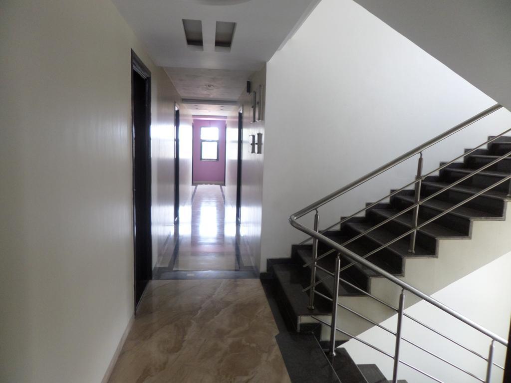Hotel Sai Heera Residency Shirdi Exterior foto